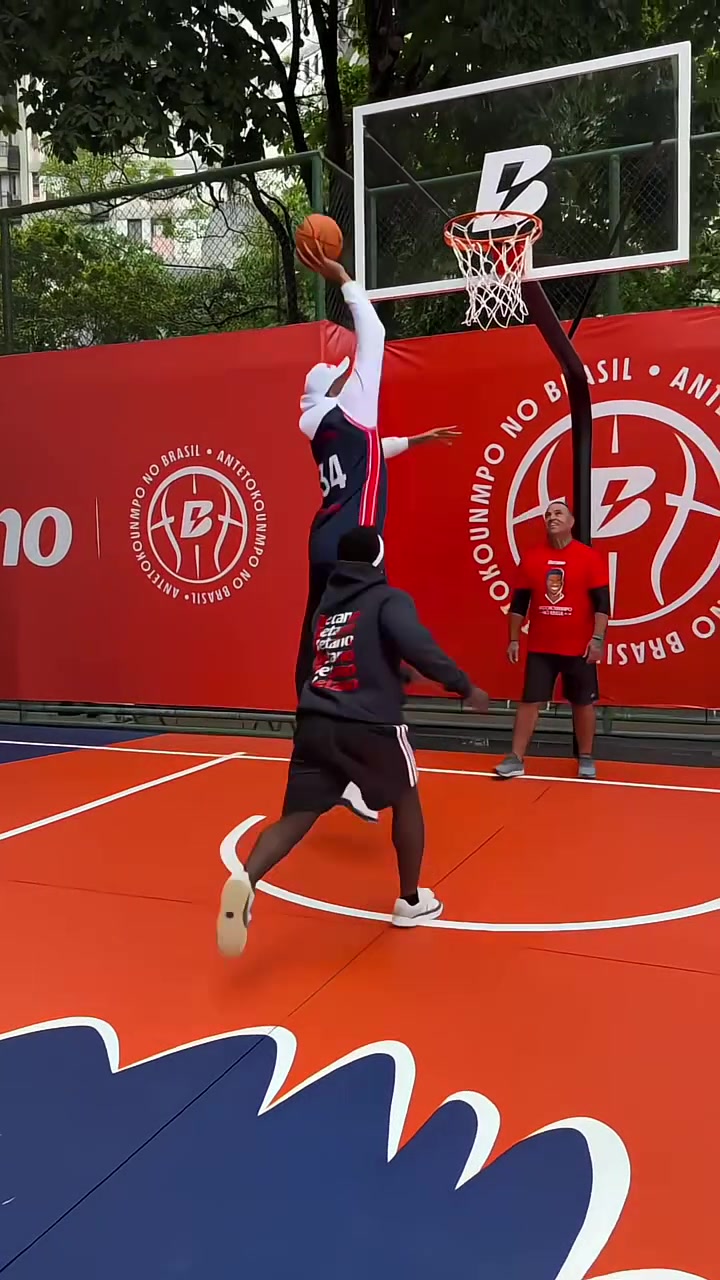 关于字母哥连续五场比赛得分超过出色发挥，MAD不断突破！赛场气氛高涨的信息-九游平台