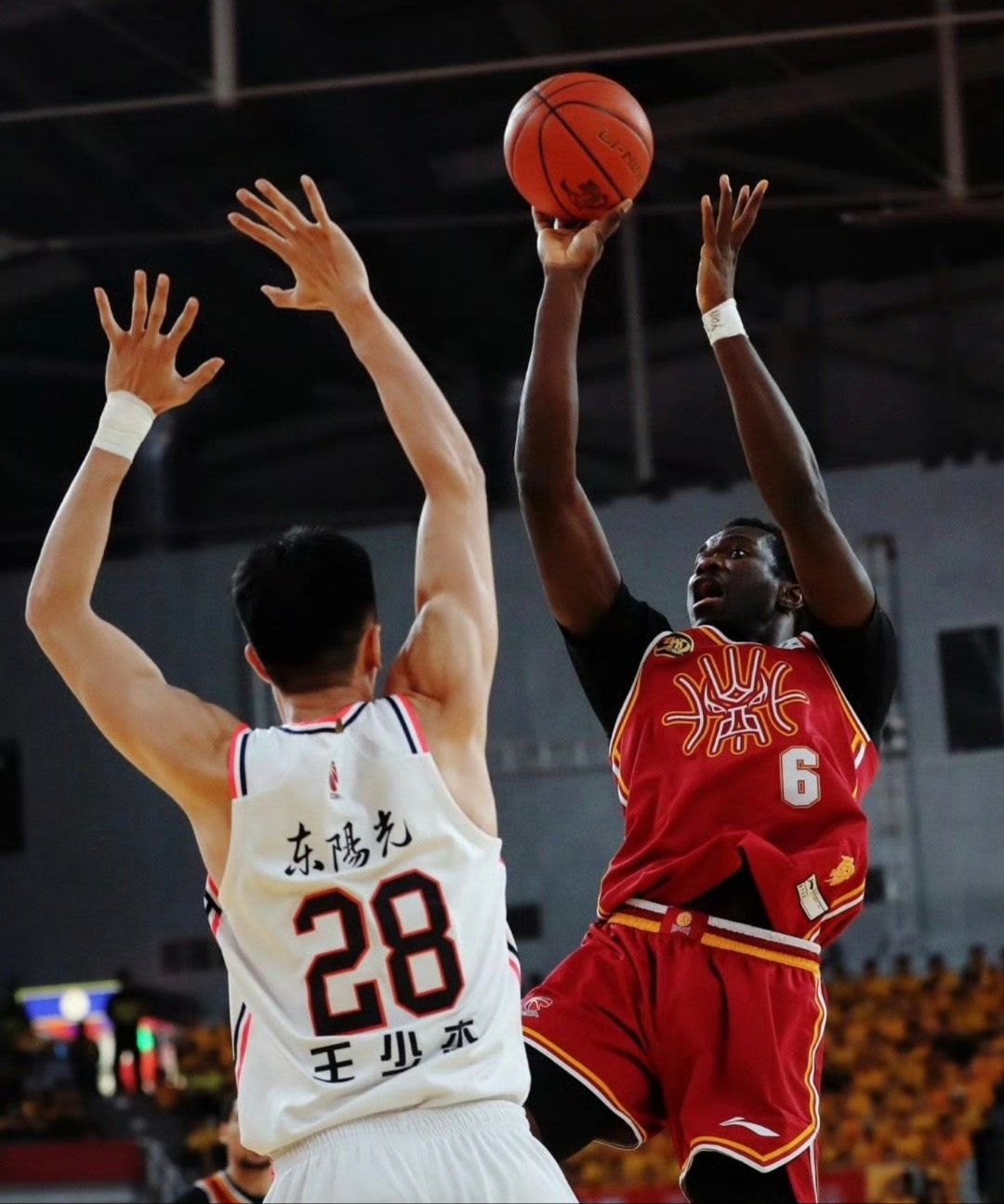 CBA季后赛冲刺阶段走向成谜，密尔沃基雄鹿官宣签约，态度坚定，年轻球员得到机会的简单介绍-九游APP下载